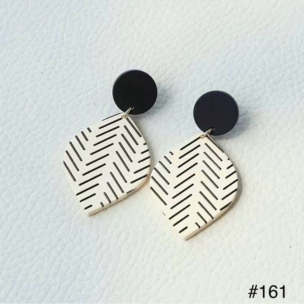 #161 | Leaf Design Black Stripe Pattern Post Dangle Earrings